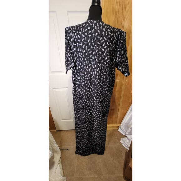 Sweet Miss floor length boho style dress.  Size L, Embroidery - Picture 4 of 11